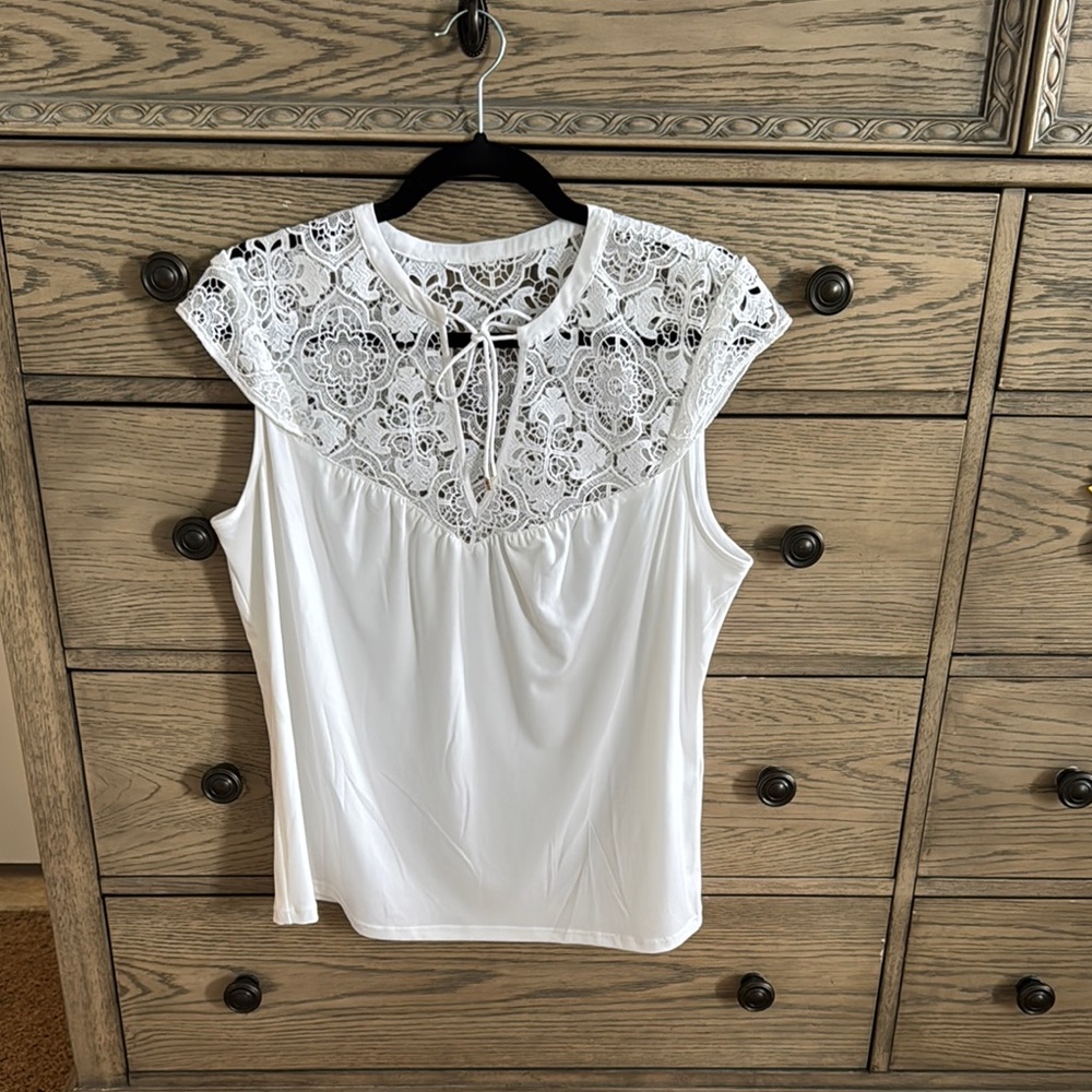 Elegant White Lace Women's Top